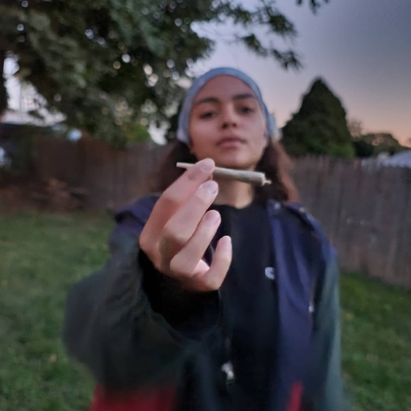 Meet your Posher, Crystal - Picture 1 of 1